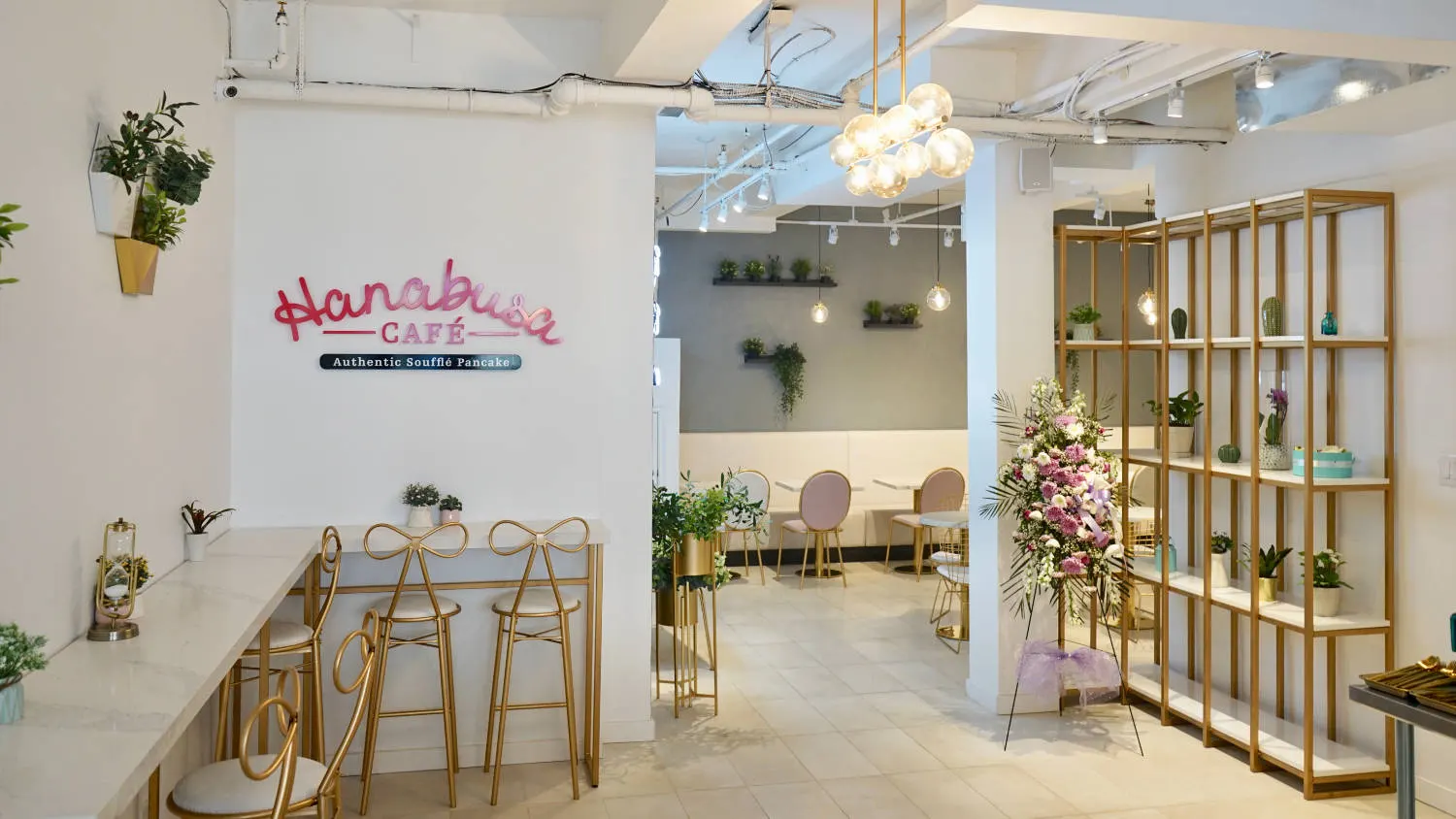 Interior design project for Hanabusa. Designed the cafe to create a space that was welcoming and comfortable to just relax in
